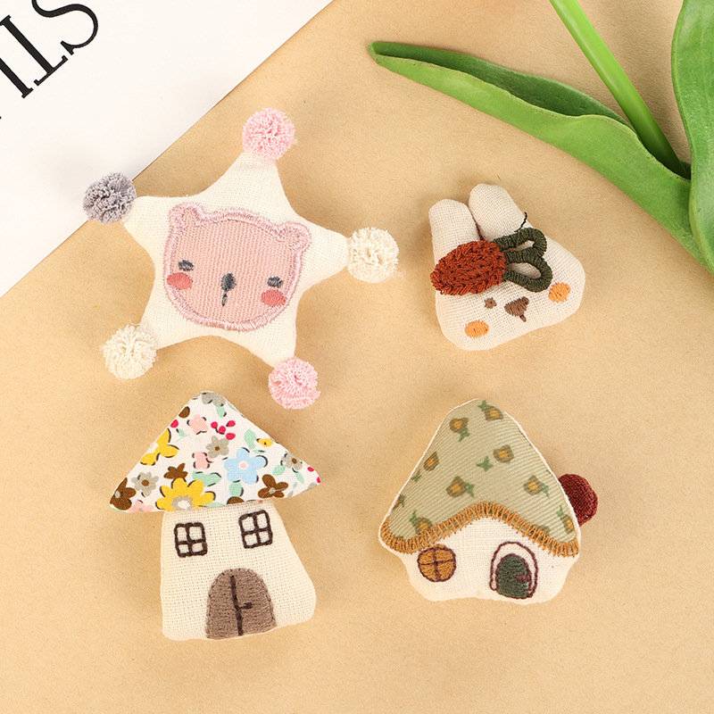 2025新款日系棉麻胸针卡通小动物可爱配饰带别针日韩风百搭小饰品