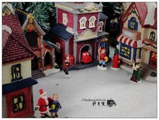 外贸出口欧洲小镇老式陶瓷房子教堂消防站小店微缩街景亮灯摆件