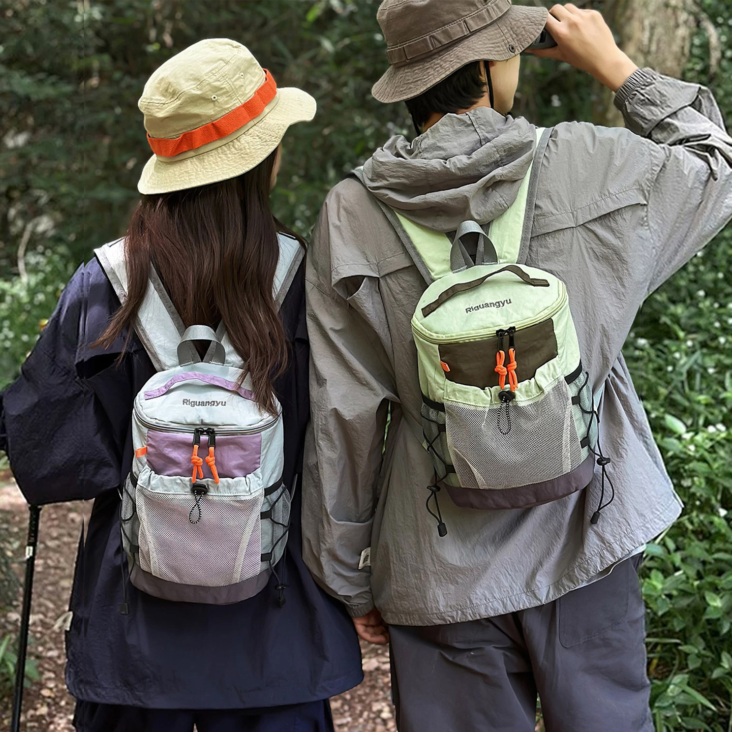 户外登山包运动双肩包男女通用旅行背包小型书包轻便防水通勤背包