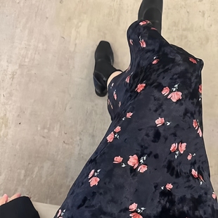 秋冬丝绒加绒加厚碎花半身裙女法式复古长裙松紧高腰后开叉直筒裙