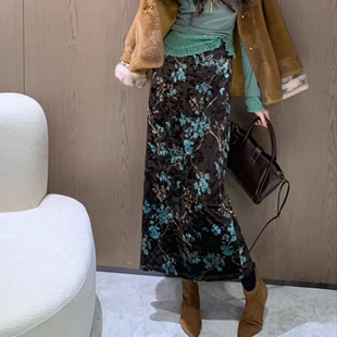 印花丝绒半身裙女春季新款高腰显瘦A字裙小个子梨形遮胯咖色长裙