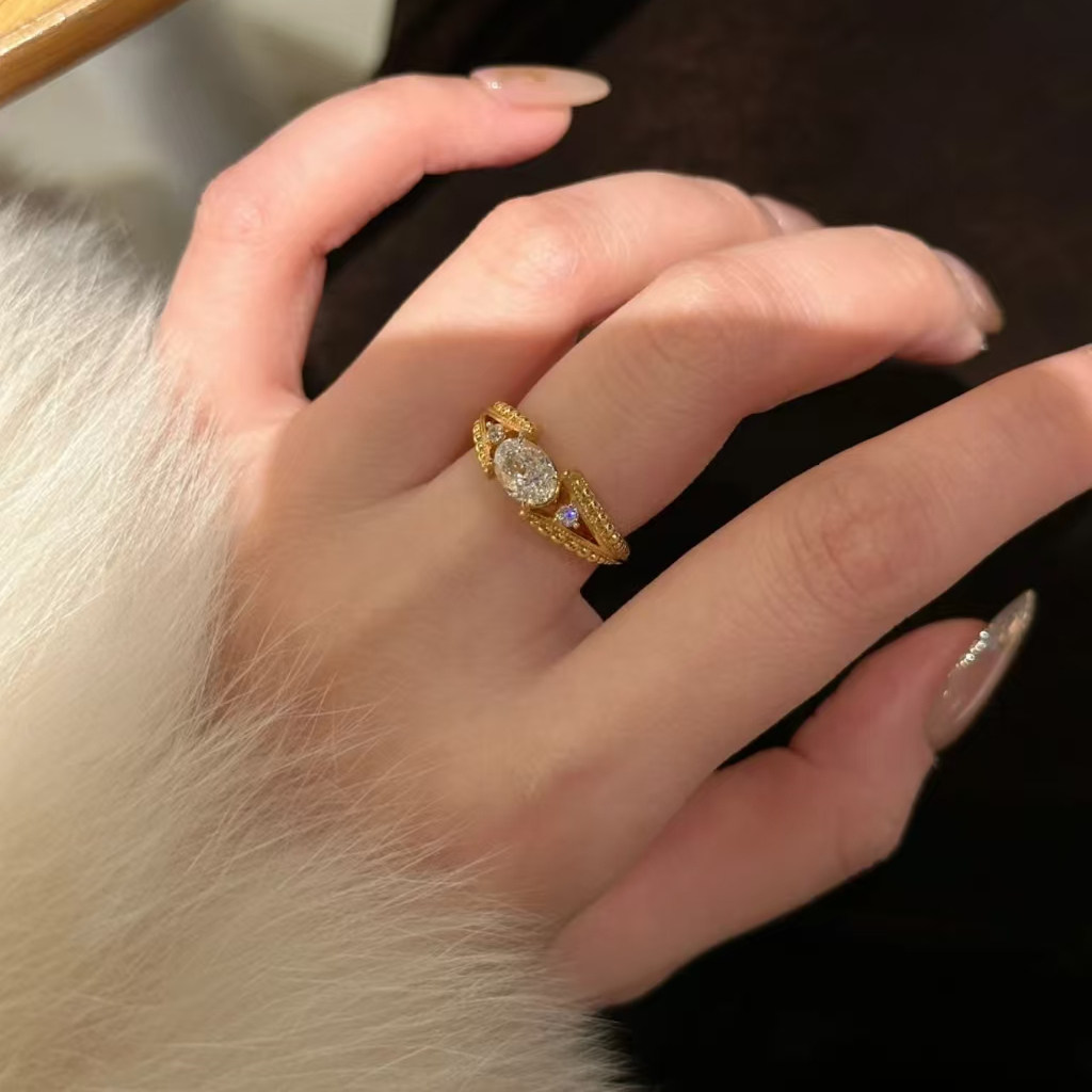 足金999点钻璀璨光芒黄金戒指