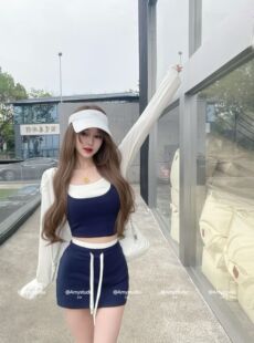 2026春季新款韩版AMY艾米时尚百搭披风+时尚背心高腰短裙三件套女