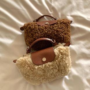 肉肉陈Whiterm韩版复古真皮羊羔毛手提包可爱饺子包单肩斜跨小包