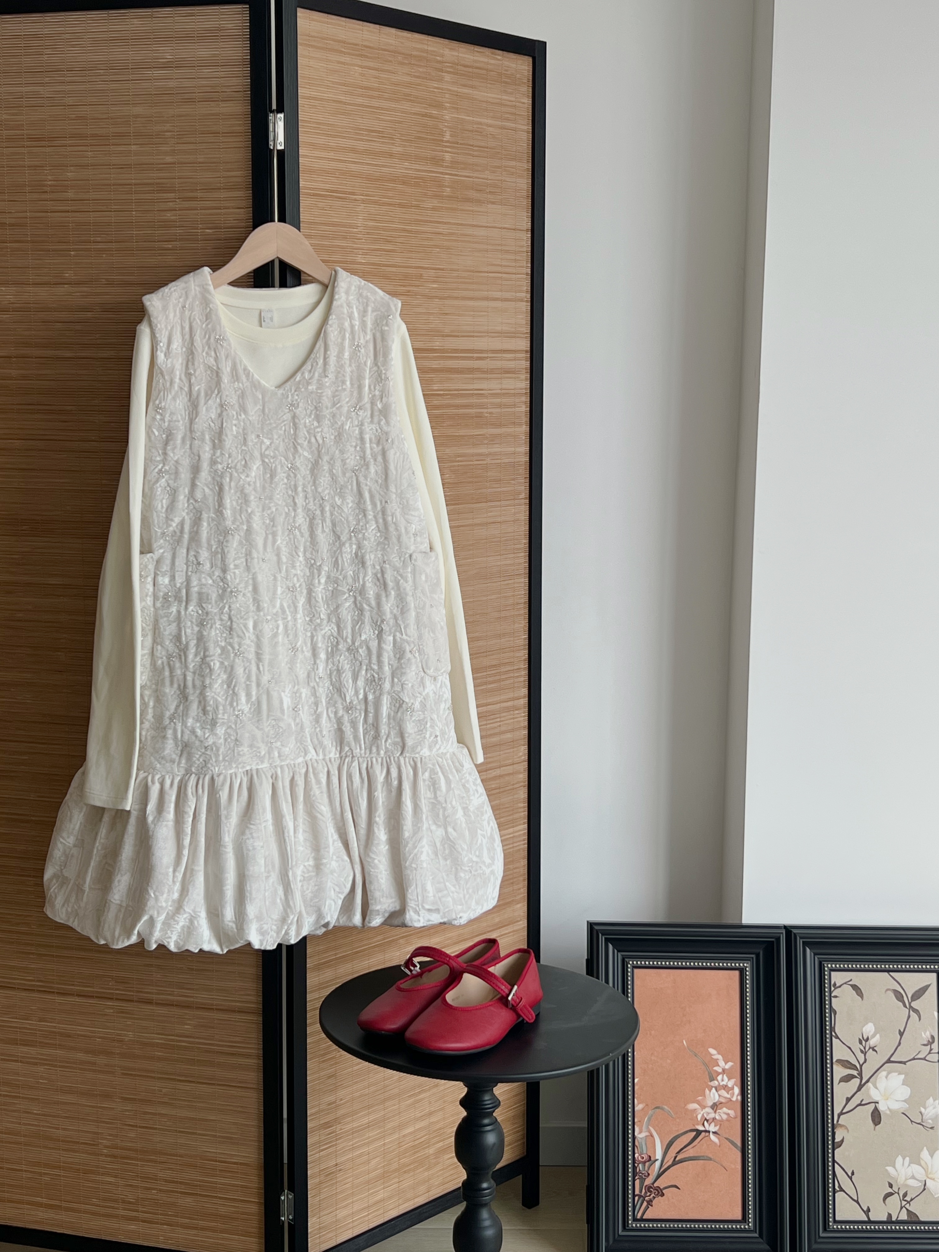 2025秋冬新款韩版女童提花米白色背心裙加厚气质中大童无袖连衣裙