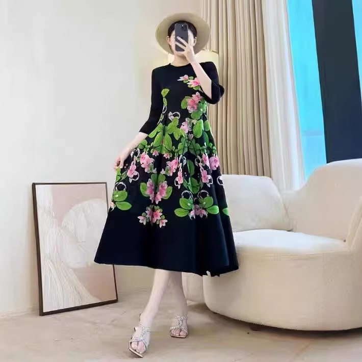 潮唯品会特卖清仓处理断码女装长袖收腰连衣裙品牌正品春秋夏新款