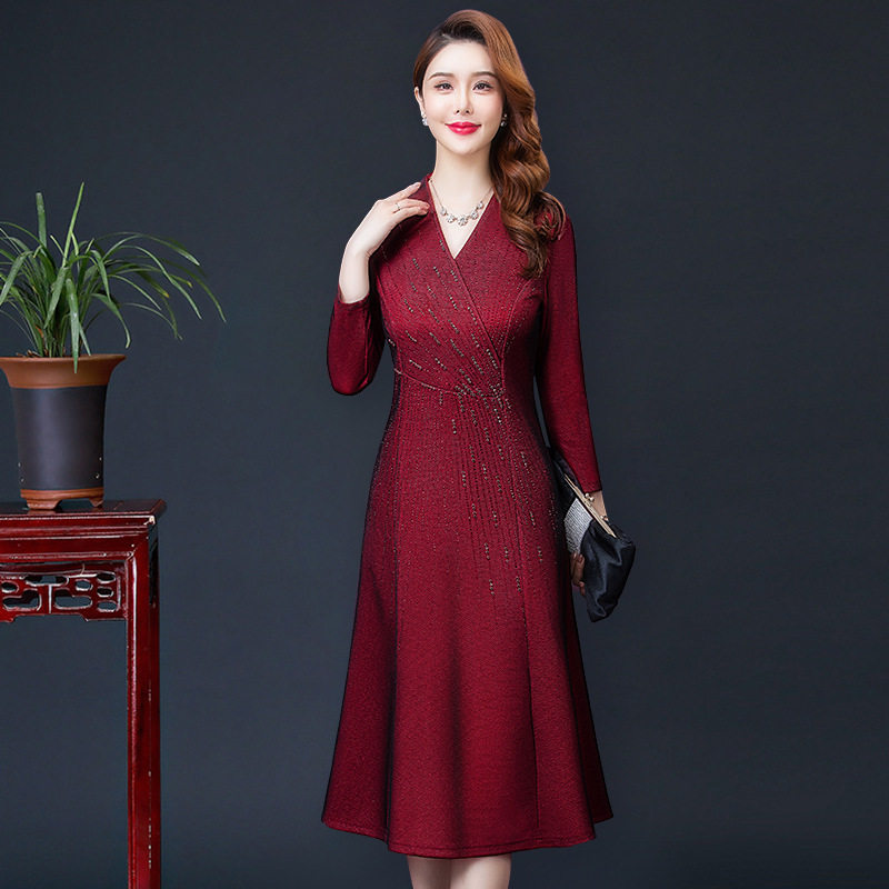 潮唯品会特卖清仓处理断码女装长袖礼服连衣裙品牌正品春秋新款