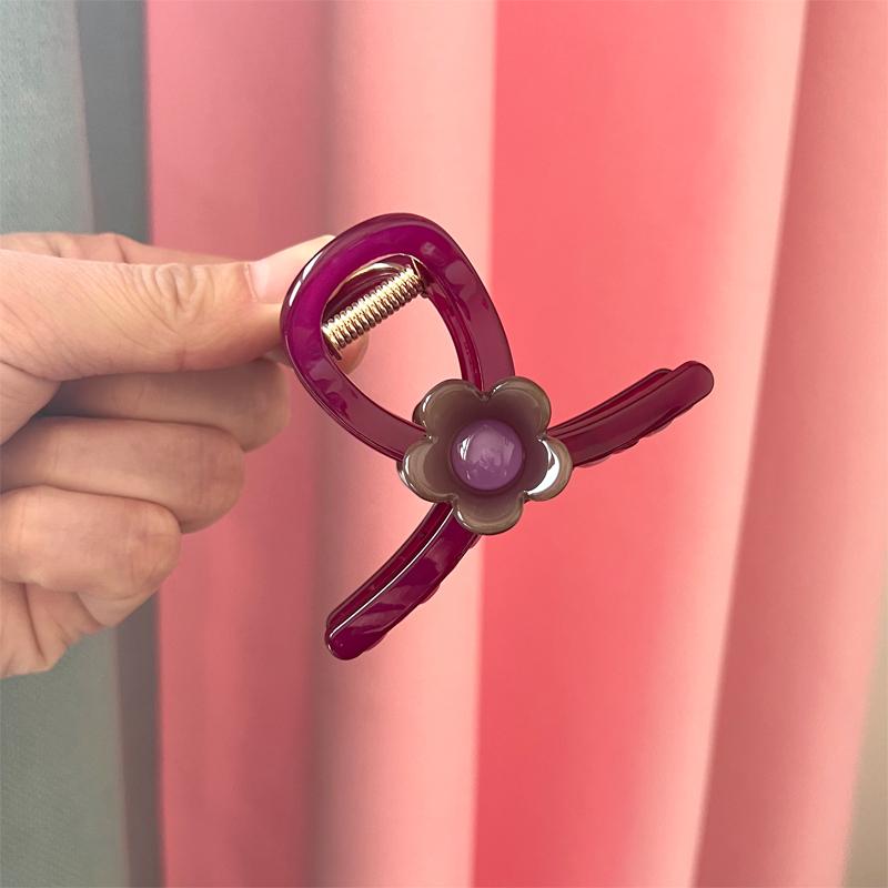 AZNAVOUR精致小花朵短款鲨鱼抓夹