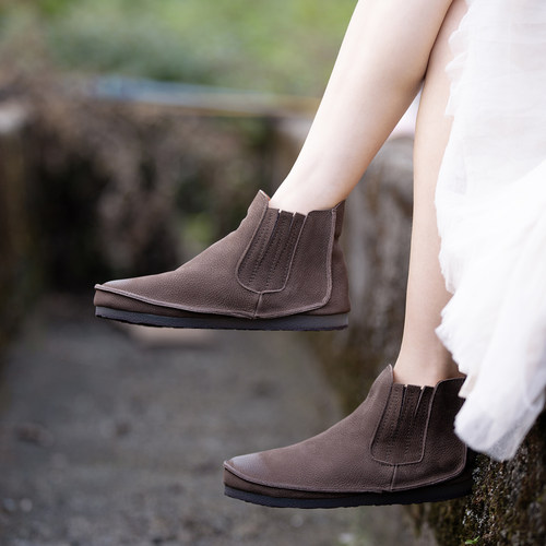 极简主义2025新款单靴时装靴