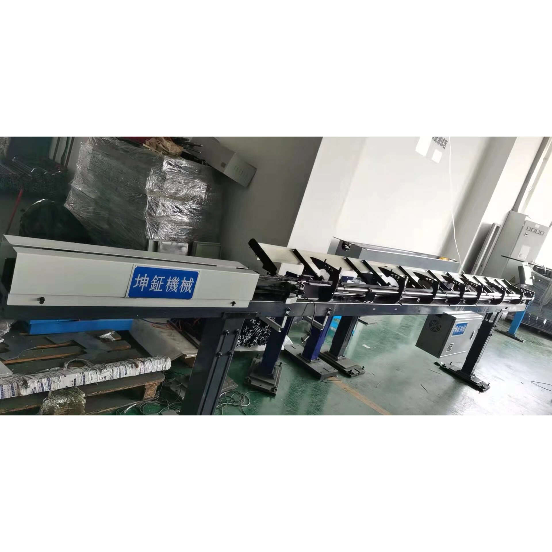 KUENJENG接数控车床送料机 坤钲自动棒材送料机 送料机源头工厂