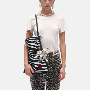 JACQUES WEI 黑豹挂件豹纹帆布包