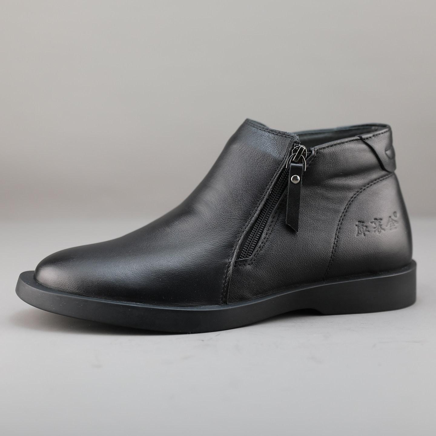 捡漏高档真皮男靴冬季高帮休闲皮鞋加绒羊皮毛一体抗寒雪地棉靴男