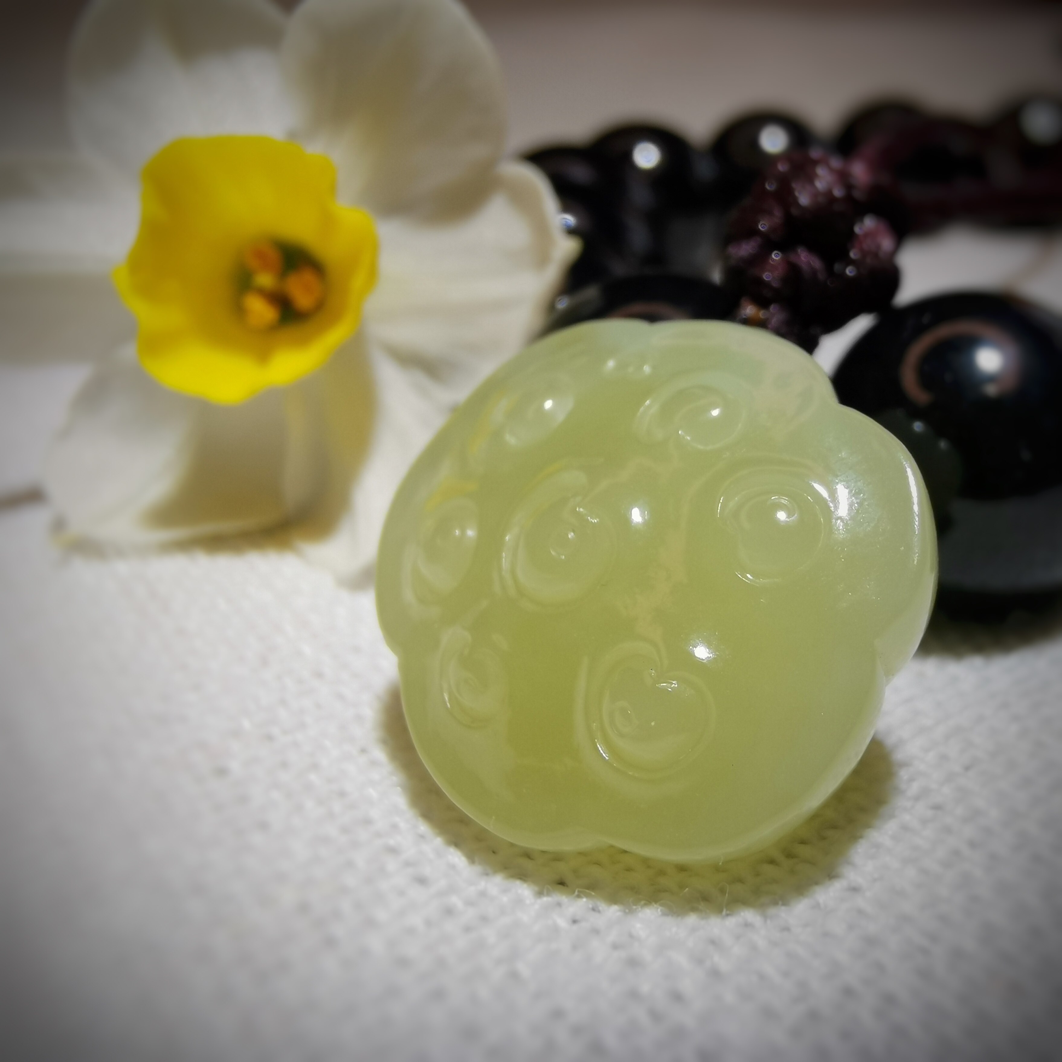 天然和田玉若羌黄口料苏工小莲蓬