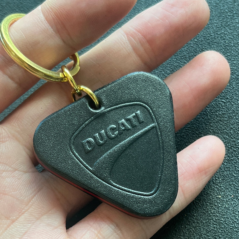 APPLICABLE DUCATI MOTORCYCLE MOTORCYCLE KEY CHAIN LEATHER COWHIDE PENDANT BIG DEVIL CLIMBER SELF-SWIMMING DRAGON