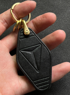 适用深蓝S05SL03 S07 L07 S09 G318汽车钥匙扣真皮牛皮挂件皮牌