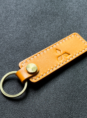 手工定制适用于三菱欧蓝德山猫帕杰罗钥匙扣真皮牛皮挂件创意礼品