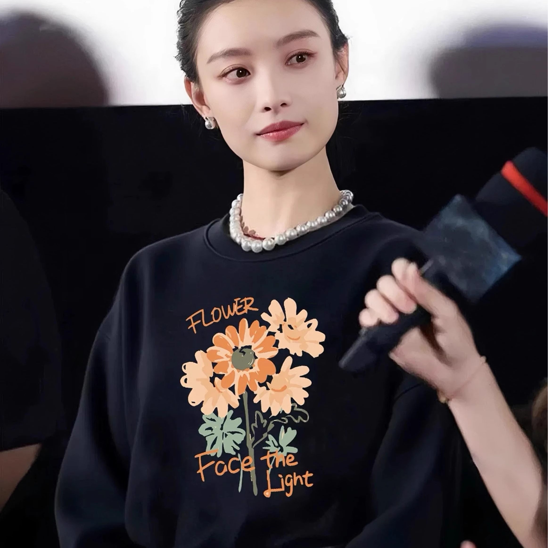 日本代购潮牌倪妮同款黑色卫衣女秋冬加绒高级设计感花卉休闲上衣