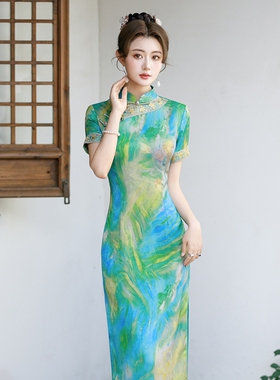 绿色旗袍新款2026年高考送考年轻款妈妈新中式女日常中考改良长款