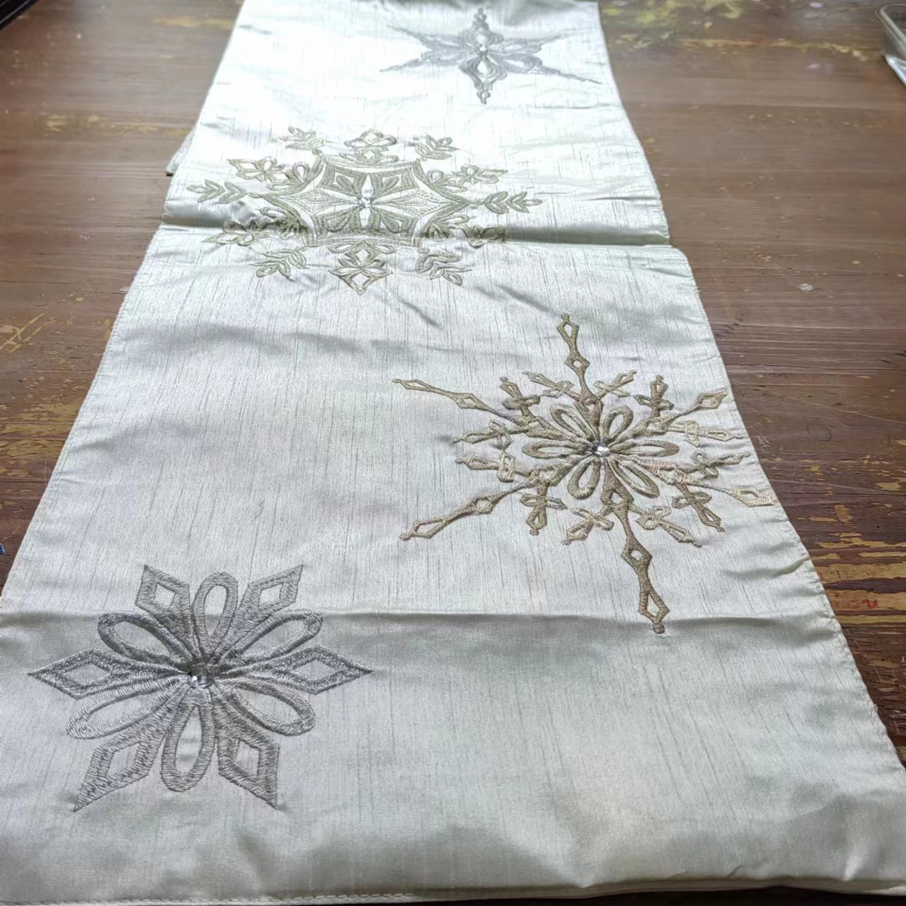 出口美国桌旗餐垫重工刺绣装饰