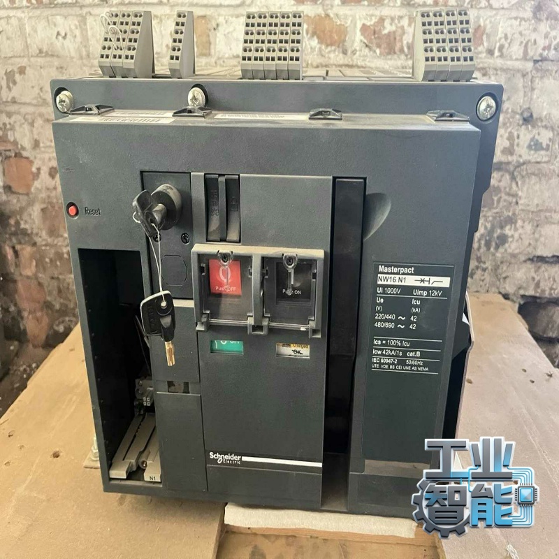 询价施耐德框架断路器，NW16N1，带包装，缺控制器。1000v