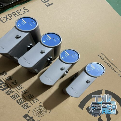 询价~CC-PAIX02模拟输入模块，全轻微使用痕迹。型号