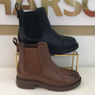 哈森HARSON专柜正品2025冬季新款中跟圆头切尔西短筒女靴HA256403
