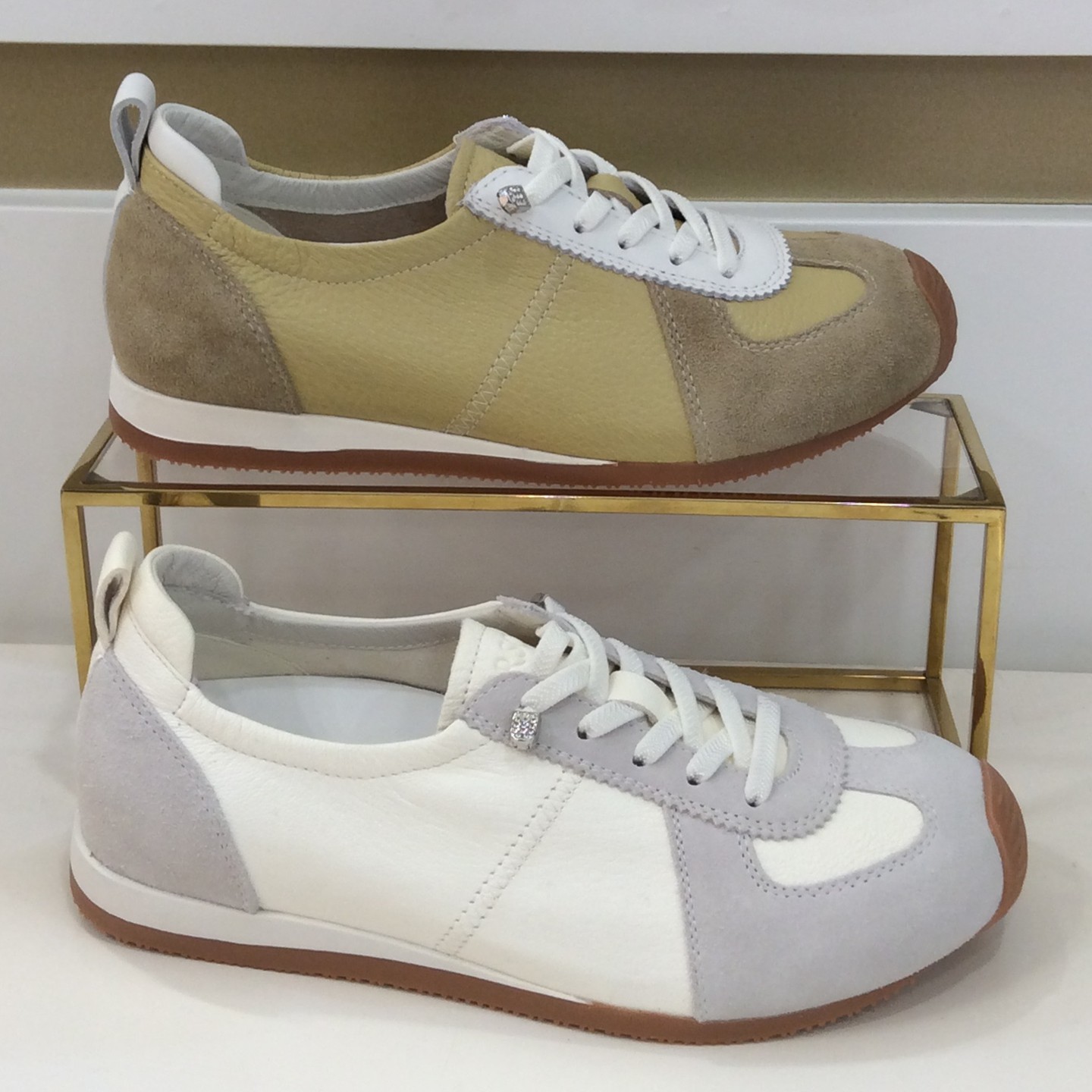 哈森HARSON正品2026新款春秋季轻平底圆头复古休闲女鞋HCS263902,女鞋,时尚休闲鞋,淘宝优惠券,粉丝福利购,淘宝优惠卷