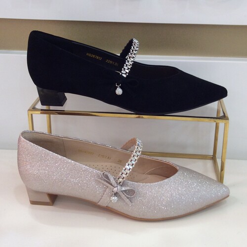 哈森正品尖头中跟玛丽珍女单鞋