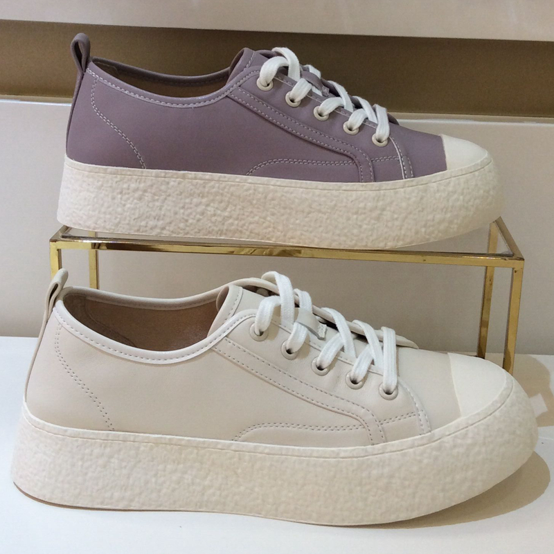 哈森圆头日常舒适轻质缓震女单鞋