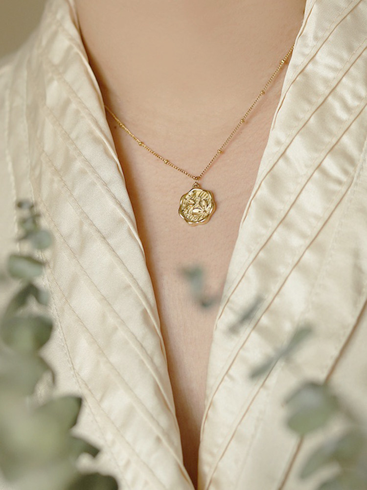 不褪色项链2024新年圆牌桃花叠戴颈链钛钢镀18K金小众高级毛衣链,饰品/流行首饰/时尚饰品新,项链,淘宝优惠券,粉丝福利购,淘宝优惠卷