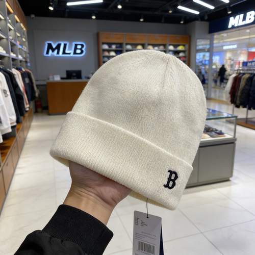 MLB字母刺绣绒线帽保暖中性