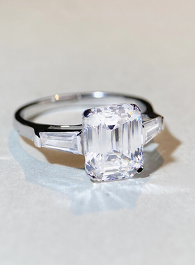 汪小菲求婚戒指同款4克拉钻戒戒指祖母绿切S925纯银莫桑石戒指