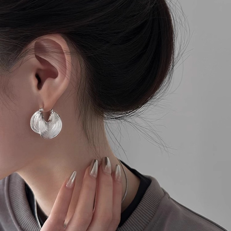 新款欧美冷淡风复古螺旋纹理耳环女小众设计个性夸张耳圈质感耳饰