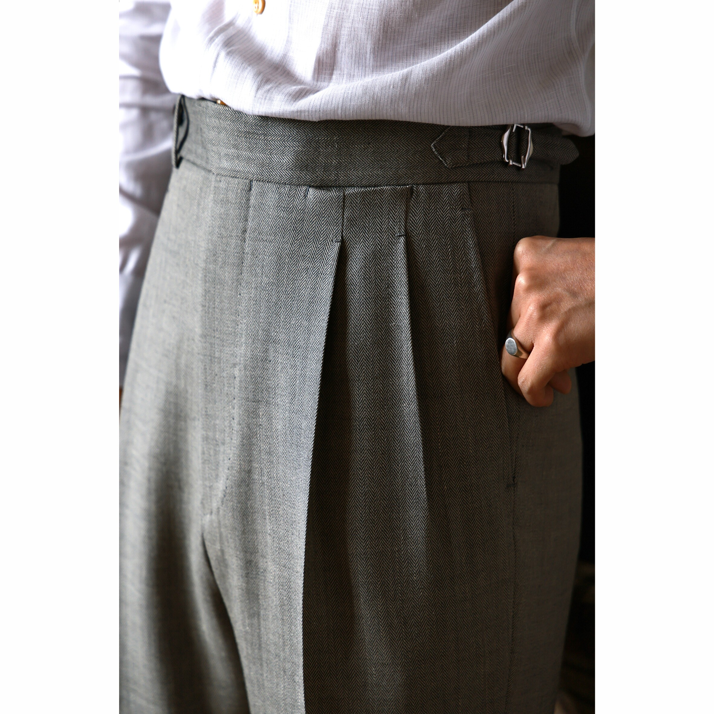 UGENTLE男装  蚕丝羊毛亚麻「星河灰鱼骨纹」巴黎扣高腰 直筒西裤