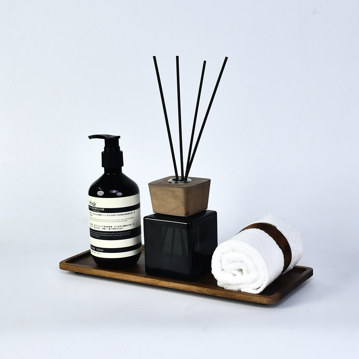 样板房卫生间卫浴摆件套装洗液瓶托盘香薰组合家居展厅软装饰品