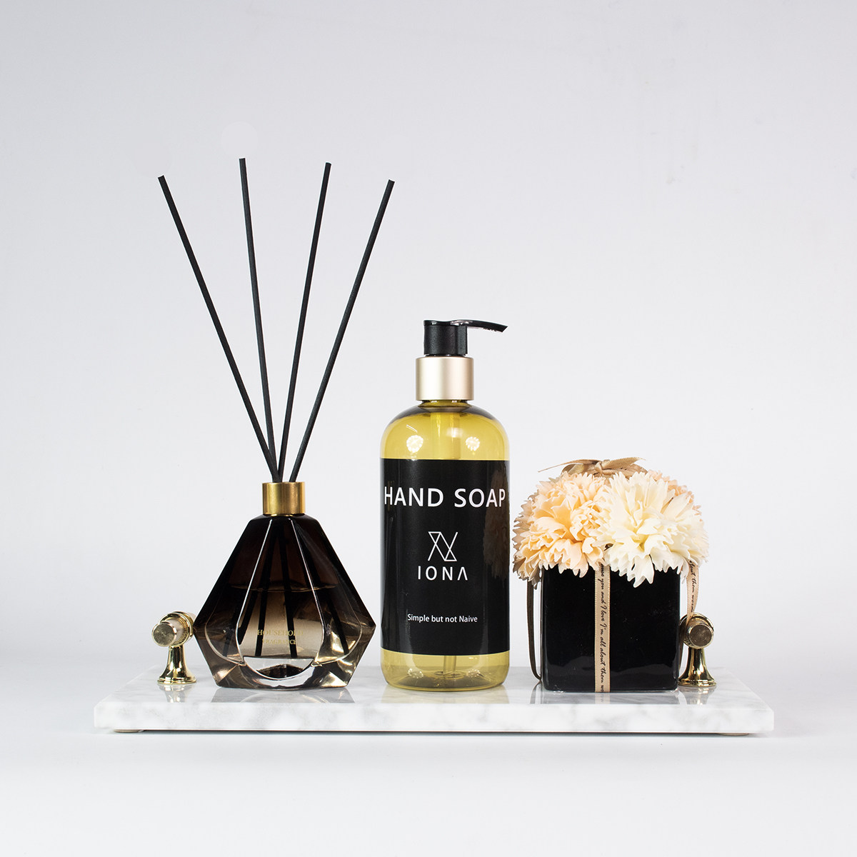 现代简约样板房卫生间洗漱卫浴用品摆件软装香薰托盘组合套装饰品