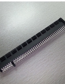 PCI-E显卡插槽,PCI-E 16X插槽，PCI-E 164PIN插槽 导柱式 直插