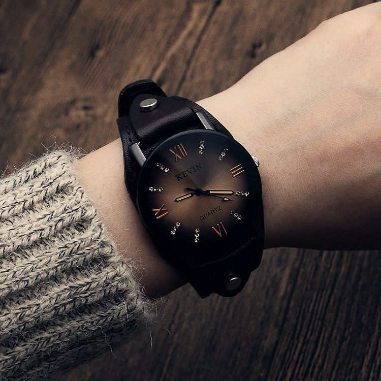 手表女霸气大盘时尚酷学生英伦复古港风简约气质防水罗马正品kevin