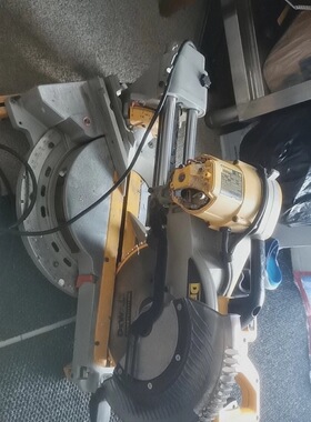 适用得伟DWS780-XE碳刷 进口材料碳刷 原装品质