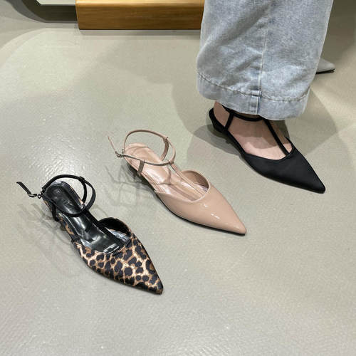 十三行女鞋实拍赫本风尖头凉鞋2026夏性感坡跟后绊带百搭小香风鞋 - 封面