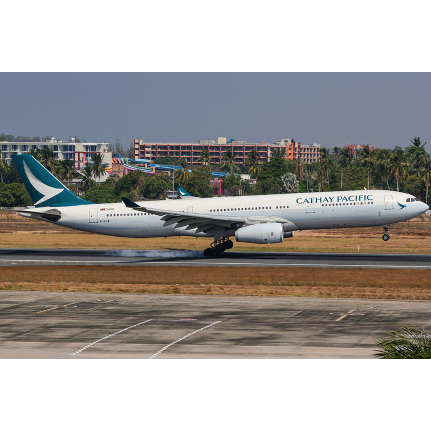 合金仿真国泰航空A330收藏摆件