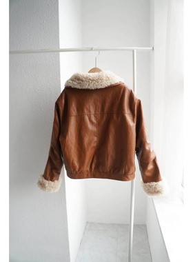 九1217韩国东大门运动户外夹克区Adorable-8728359经典春冬档口