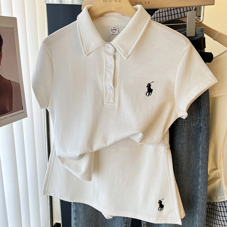 2025夏季刺绣Polo领正肩短袖T恤女休闲运动高腰显瘦短裤两件套装