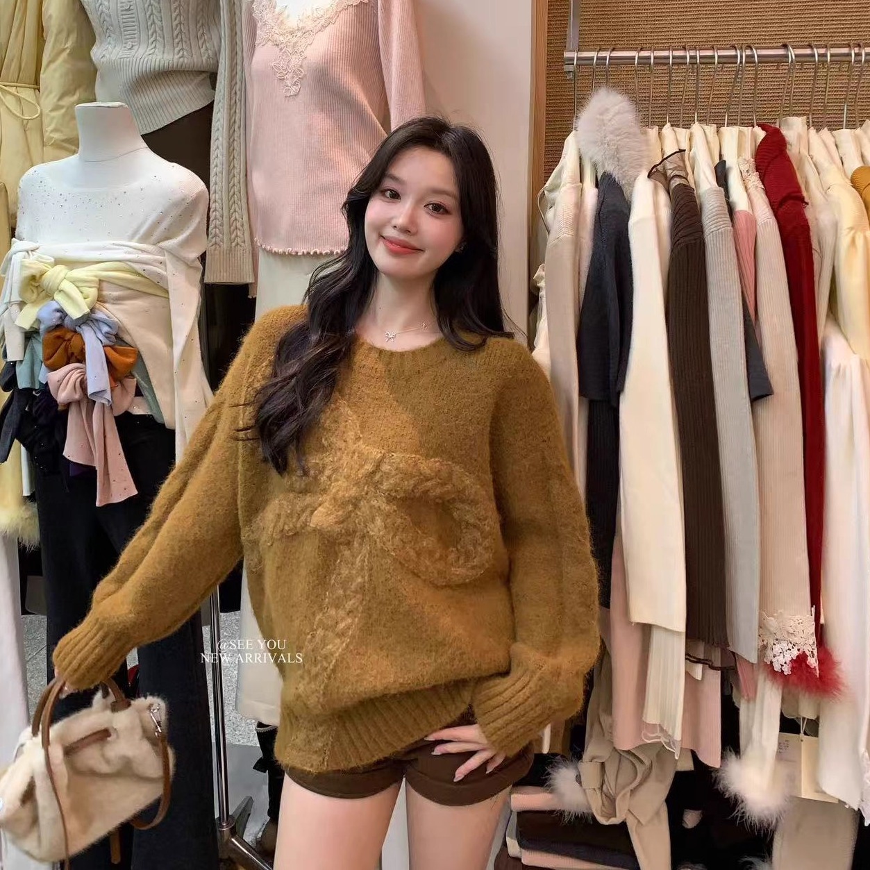 慵懒风宽松显瘦加厚蝴蝶结毛衣女