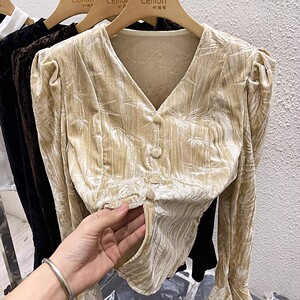 2023秋冬金丝绒打底衫女内搭设计感小众V领修身T恤泡泡袖长袖上衣