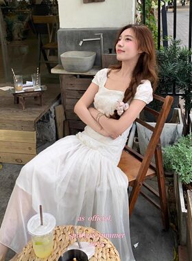 法式蝴蝶刺绣小飞袖连衣裙女气质