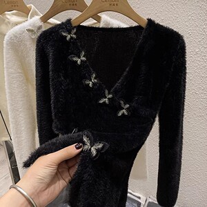 水貂绒毛衣女冬季加厚内搭修身收腰打底衫洋气V领针织蝴蝶结上衣
