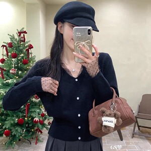 2024秋冬V领小香风打底衫女蕾丝拼接设计感小众修身内搭针织上衣