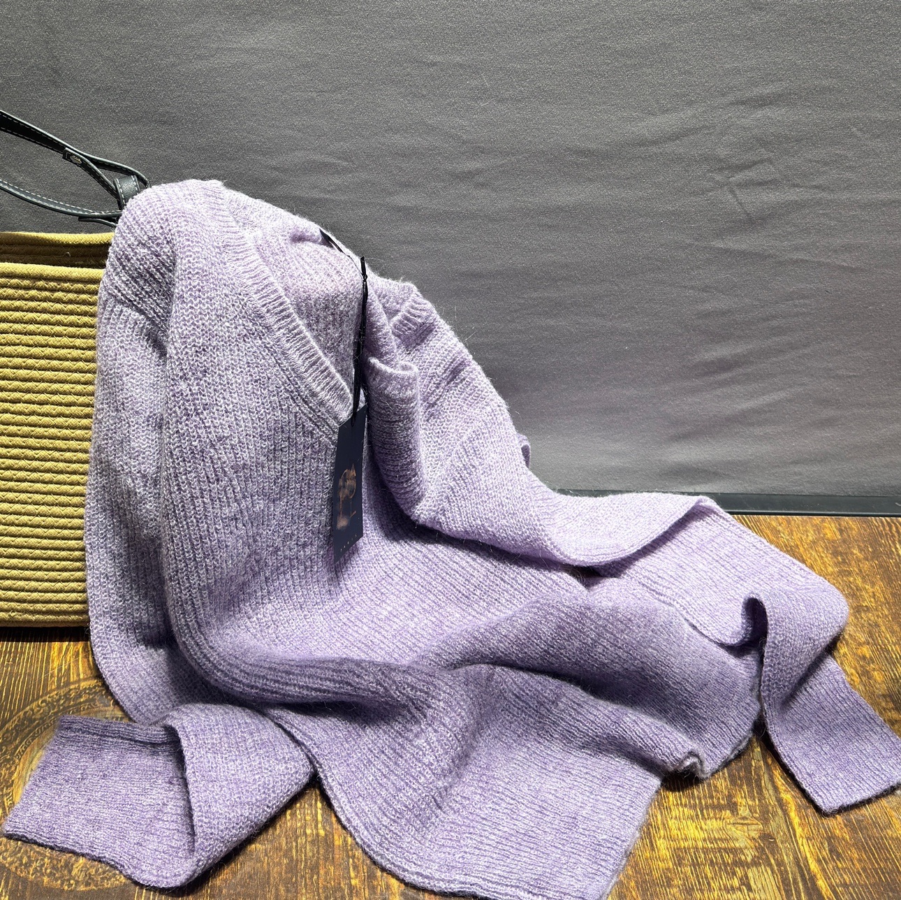 特价微瑕 法单复古慵懒风羊毛混纺V领针织衫 客供秋冬女套头毛衣