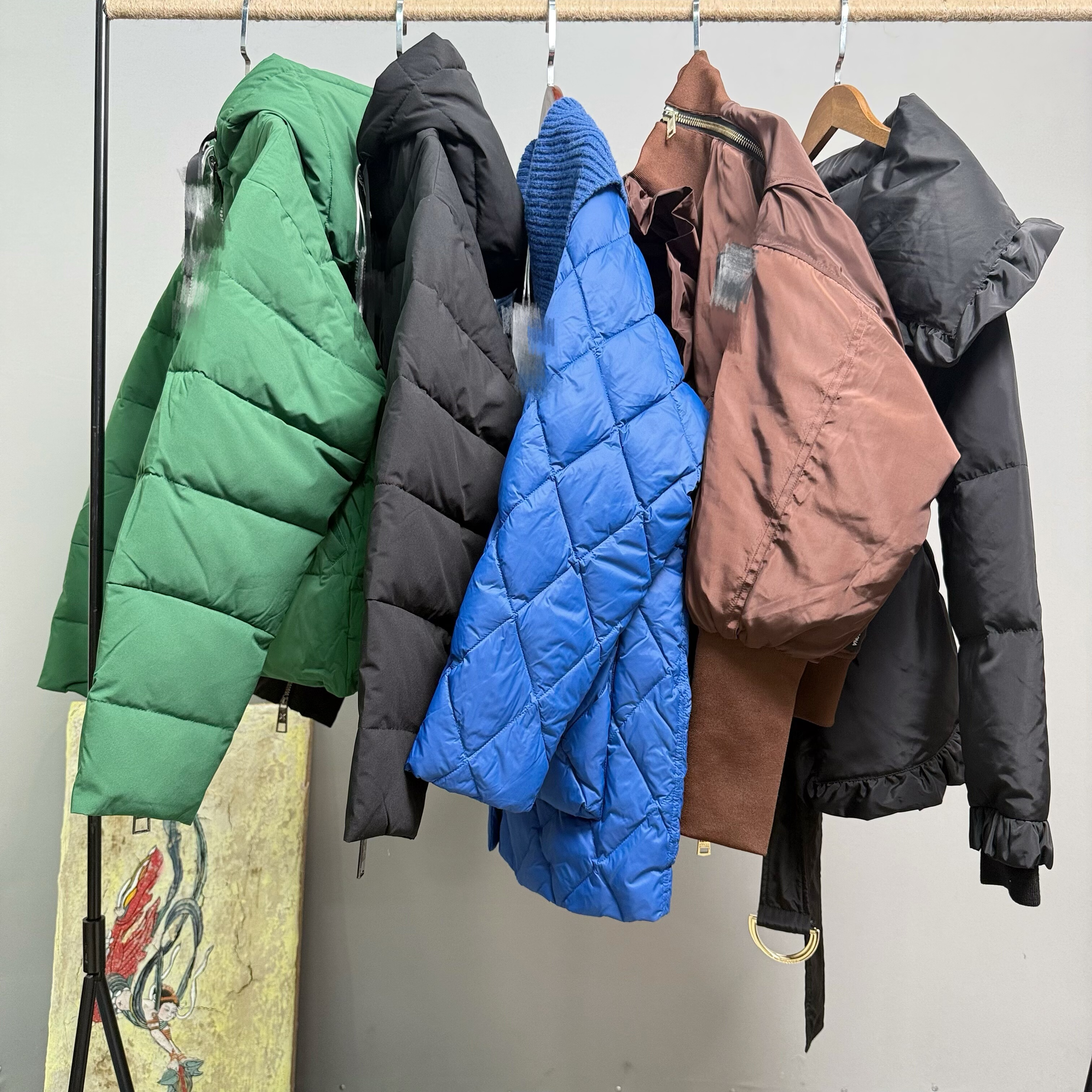 时尚大圆领修身木耳边宽松羽绒服